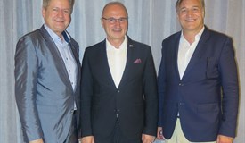 RCV-Präsident René Gutperle (re) und Matthias Wilkes (li.) mit dem kroatischen Außenminister Gordan Grlic Radman